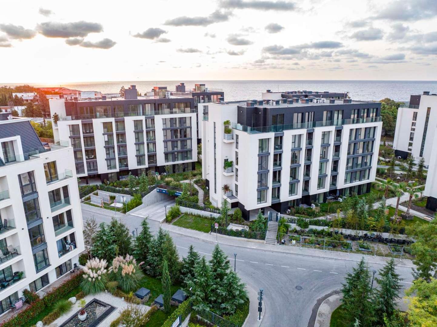Sea Flats With Parking And Pool In Azur Residence Sveti Konstantin Buitenkant foto